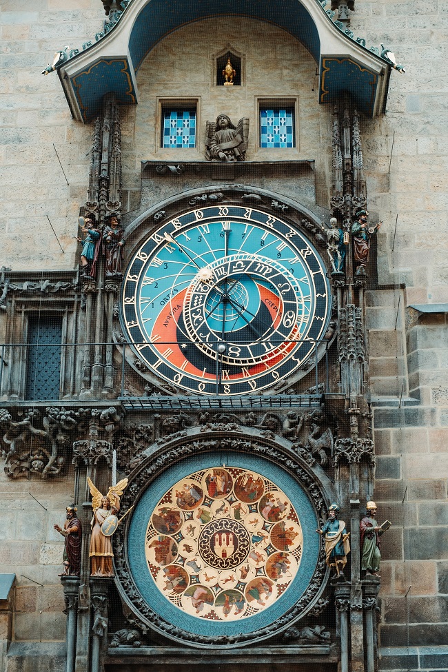 Reloj astronómico de Praga (Samur Isma Unsplash)